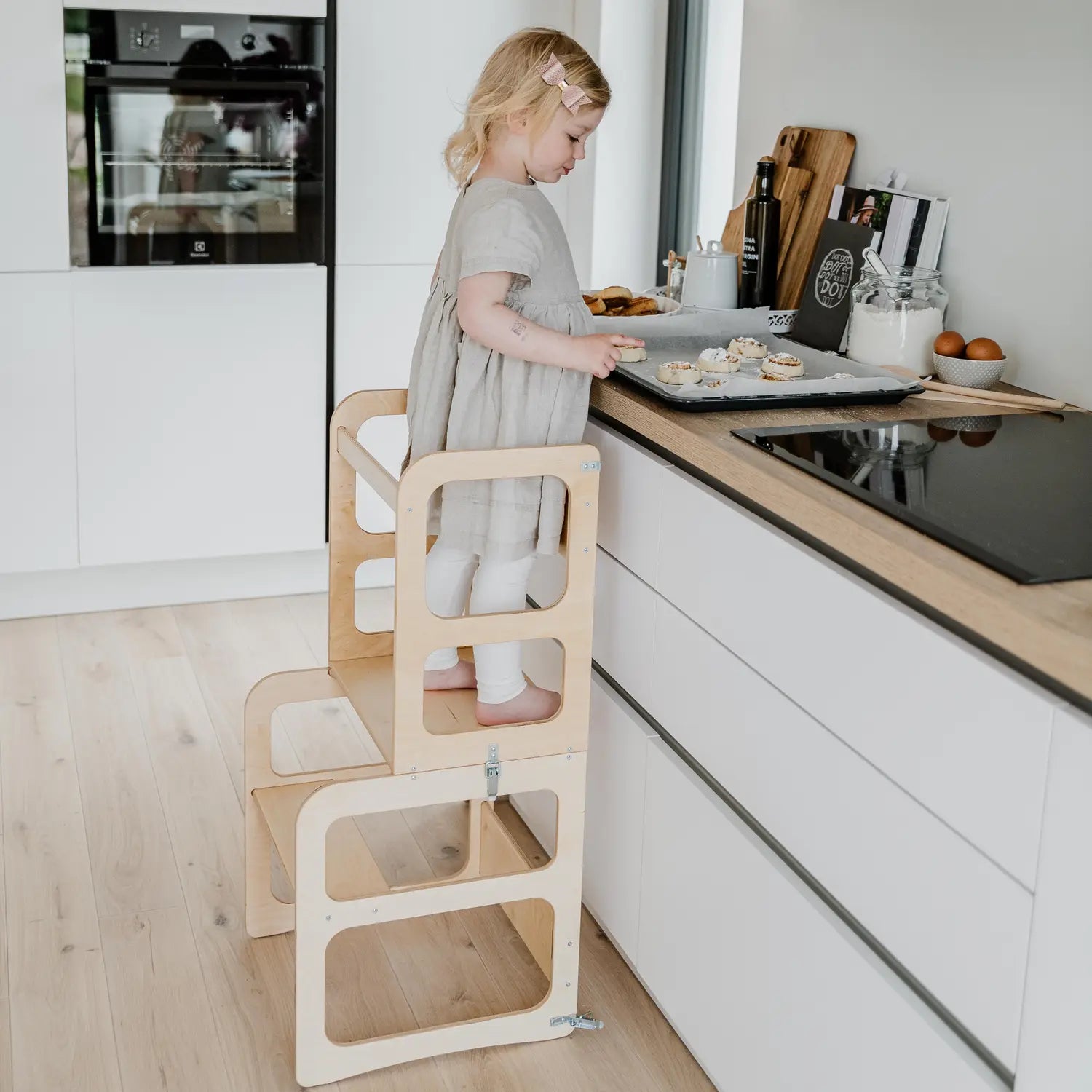 Kjøkkentårn 2-i-1 bord og stol - bilde 8 - KUL KID